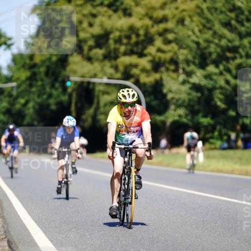 07.09.2025 - 19. Norderstedt Triathlon Michael Burmester http://msf.ph/oto/8837542 07.09.2025 12:55:25 Radfahren 332, 359 meine-sportfotos.de