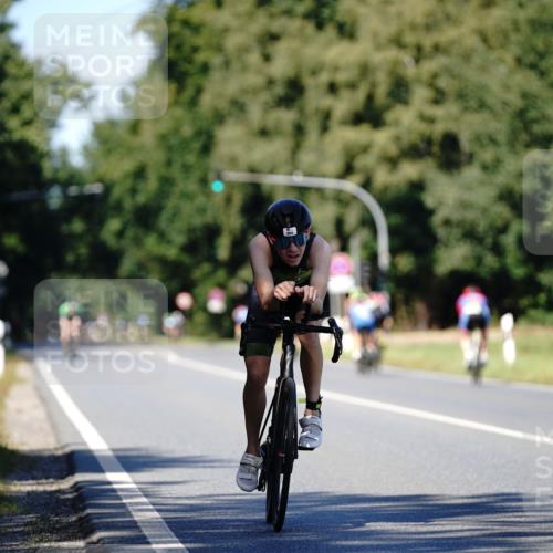 07.09.2025 - 19. Norderstedt Triathlon Michael Burmester http://msf.ph/oto/8837564 07.09.2025 14:18:33 Radfahren 994 meine-sportfotos.de