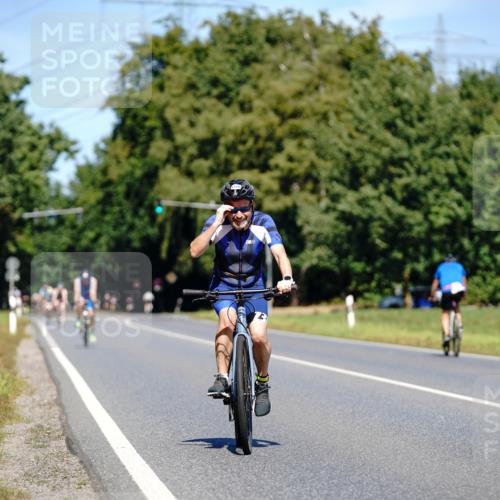 07.09.2025 - 19. Norderstedt Triathlon Michael Burmester http://msf.ph/oto/8837575 07.09.2025 12:55:30 Radfahren 332, 359, 1376 meine-sportfotos.de