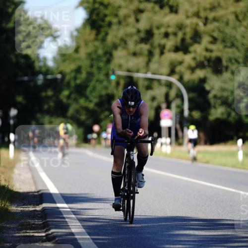 07.09.2025 - 19. Norderstedt Triathlon Michael Burmester http://msf.ph/oto/8837607 07.09.2025 14:18:59 Radfahren 967, 984 meine-sportfotos.de