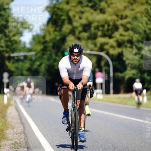 07.09.2025 - 19. Norderstedt Triathlon Michael Burmester http://msf.ph/oto/8837645 07.09.2025 12:55:49 Radfahren 193, 206 meine-sportfotos.de