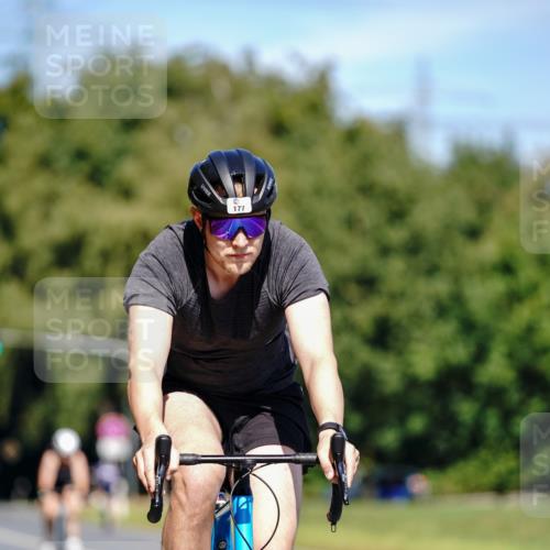 07.09.2025 - 19. Norderstedt Triathlon Michael Burmester http://msf.ph/oto/8837676 07.09.2025 12:55:57 Radfahren 177, 707 meine-sportfotos.de