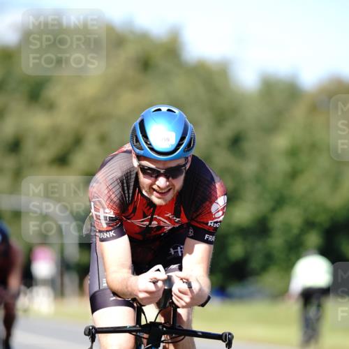 07.09.2025 - 19. Norderstedt Triathlon Michael Burmester http://msf.ph/oto/8837682 07.09.2025 14:19:43 Radfahren 959, 961, 992 meine-sportfotos.de