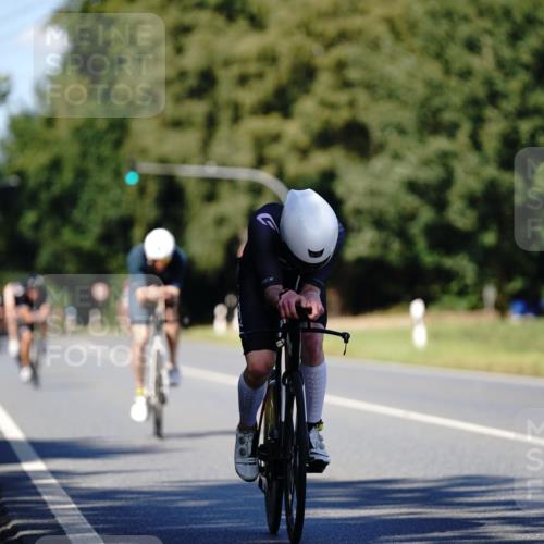 07.09.2025 - 19. Norderstedt Triathlon Michael Burmester http://msf.ph/oto/8837701 07.09.2025 14:19:58 Radfahren 876, 1457, 1468 meine-sportfotos.de