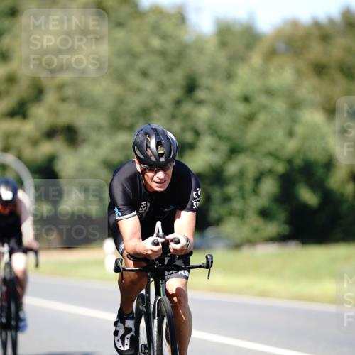 07.09.2025 - 19. Norderstedt Triathlon Michael Burmester http://msf.ph/oto/8837715 07.09.2025 14:20:03 Radfahren 876, 989, 995 meine-sportfotos.de