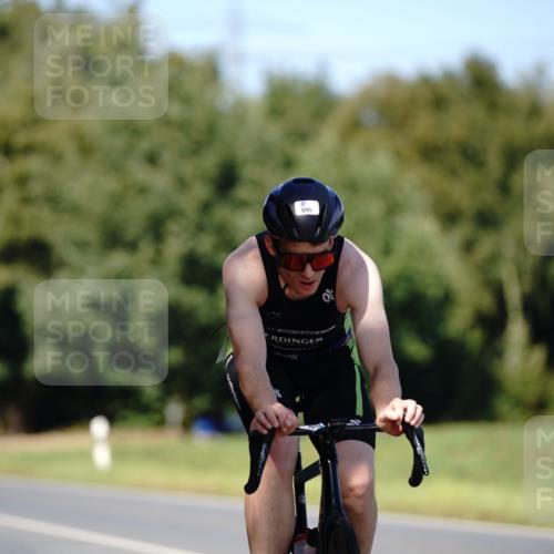 07.09.2025 - 19. Norderstedt Triathlon Michael Burmester http://msf.ph/oto/8837718 07.09.2025 14:20:04 Radfahren 989, 995 meine-sportfotos.de