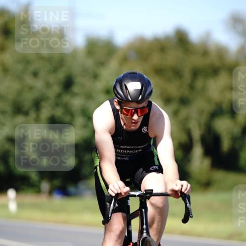 07.09.2025 - 19. Norderstedt Triathlon Michael Burmester http://msf.ph/oto/8837721 07.09.2025 14:20:04 Radfahren 989, 995 meine-sportfotos.de