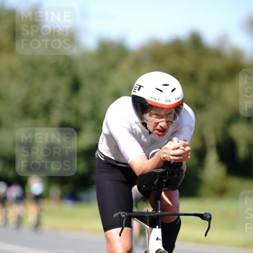 07.09.2025 - 19. Norderstedt Triathlon Michael Burmester http://msf.ph/oto/8837739 07.09.2025 14:20:13 Radfahren 388, 986, 1010, 1421 meine-sportfotos.de