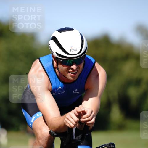 07.09.2025 - 19. Norderstedt Triathlon Michael Burmester http://msf.ph/oto/8837740 07.09.2025 14:20:14 Radfahren 388, 986, 1010, 1421 meine-sportfotos.de
