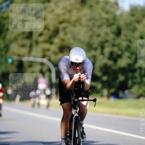 07.09.2025 - 19. Norderstedt Triathlon Michael Burmester http://msf.ph/oto/8837746 07.09.2025 14:20:16 Radfahren 976, 1010, 1421 meine-sportfotos.de