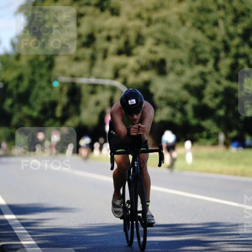 07.09.2025 - 19. Norderstedt Triathlon Michael Burmester http://msf.ph/oto/8837779 07.09.2025 14:20:59 Radfahren 991, 1007 meine-sportfotos.de