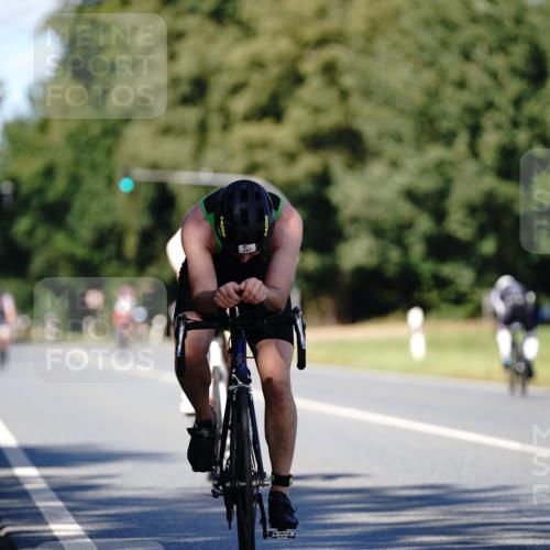 07.09.2025 - 19. Norderstedt Triathlon Michael Burmester http://msf.ph/oto/8837789 07.09.2025 14:21:40 Radfahren 417, 999, 1003 meine-sportfotos.de