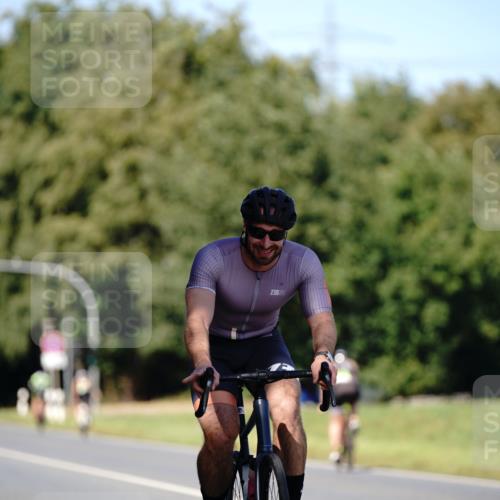 07.09.2025 - 19. Norderstedt Triathlon Michael Burmester http://msf.ph/oto/8837801 07.09.2025 14:21:48 Radfahren 872 meine-sportfotos.de