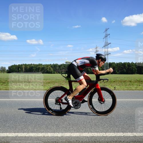 07.09.2025 - 19. Norderstedt Triathlon Michael Burmester http://msf.ph/oto/8837802 07.09.2025 14:12:14 Radfahren 975, 983 meine-sportfotos.de