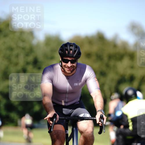 07.09.2025 - 19. Norderstedt Triathlon Michael Burmester http://msf.ph/oto/8837809 07.09.2025 14:21:49 Radfahren 872 meine-sportfotos.de