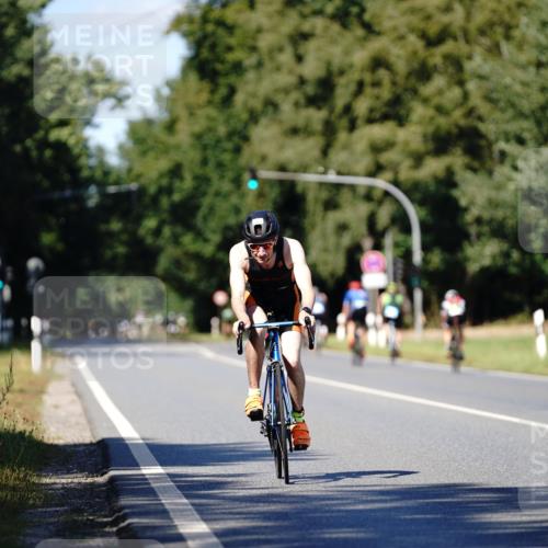 07.09.2025 - 19. Norderstedt Triathlon Michael Burmester http://msf.ph/oto/8837814 07.09.2025 14:21:59 Radfahren 1002 meine-sportfotos.de