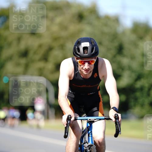 07.09.2025 - 19. Norderstedt Triathlon Michael Burmester http://msf.ph/oto/8837818 07.09.2025 14:22:01 Radfahren 1002 meine-sportfotos.de