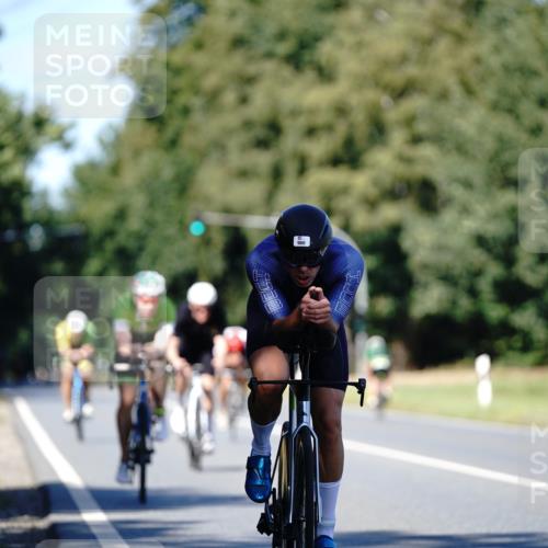 07.09.2025 - 19. Norderstedt Triathlon Michael Burmester http://msf.ph/oto/8837829 07.09.2025 14:22:29 Radfahren 980, 1004, 1025 meine-sportfotos.de