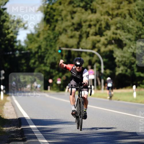 07.09.2025 - 19. Norderstedt Triathlon Michael Burmester http://msf.ph/oto/8837891 07.09.2025 14:22:55 Radfahren 968, 997 meine-sportfotos.de