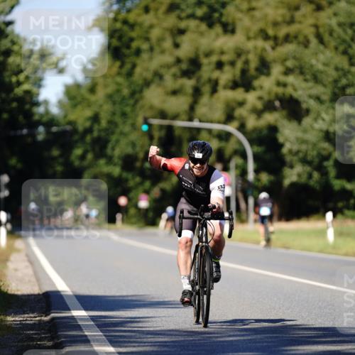07.09.2025 - 19. Norderstedt Triathlon Michael Burmester http://msf.ph/oto/8837893 07.09.2025 14:22:55 Radfahren 968, 997 meine-sportfotos.de