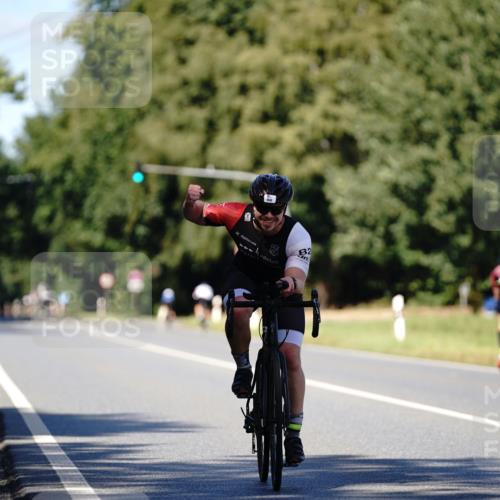 07.09.2025 - 19. Norderstedt Triathlon Michael Burmester http://msf.ph/oto/8837895 07.09.2025 14:22:56 Radfahren 968, 997 meine-sportfotos.de