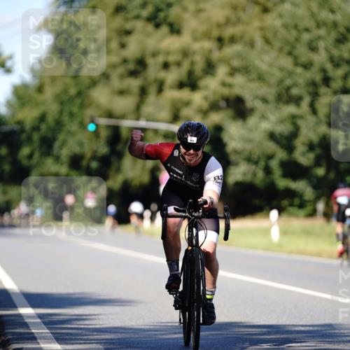 07.09.2025 - 19. Norderstedt Triathlon Michael Burmester http://msf.ph/oto/8837897 07.09.2025 14:22:56 Radfahren 968, 997 meine-sportfotos.de