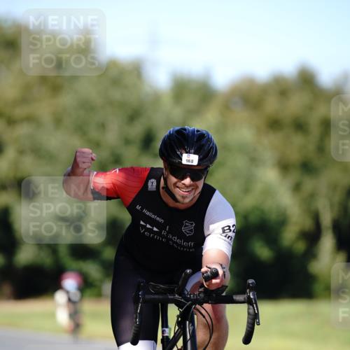 07.09.2025 - 19. Norderstedt Triathlon Michael Burmester http://msf.ph/oto/8837905 07.09.2025 14:22:57 Radfahren 968 meine-sportfotos.de