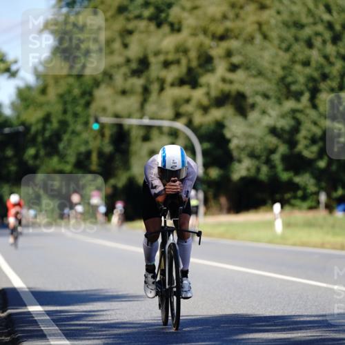 07.09.2025 - 19. Norderstedt Triathlon Michael Burmester http://msf.ph/oto/8837912 07.09.2025 14:23:06 Radfahren 1501 meine-sportfotos.de