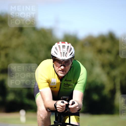 07.09.2025 - 19. Norderstedt Triathlon Michael Burmester http://msf.ph/oto/8837951 07.09.2025 14:23:55 Radfahren 1029 meine-sportfotos.de