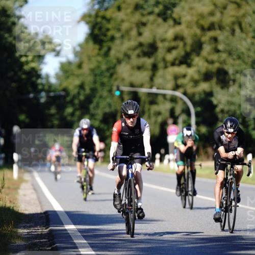 07.09.2025 - 19. Norderstedt Triathlon Michael Burmester http://msf.ph/oto/8837975 07.09.2025 14:24:06 Radfahren 410, 965, 970, 996, 1431, 1505 meine-sportfotos.de