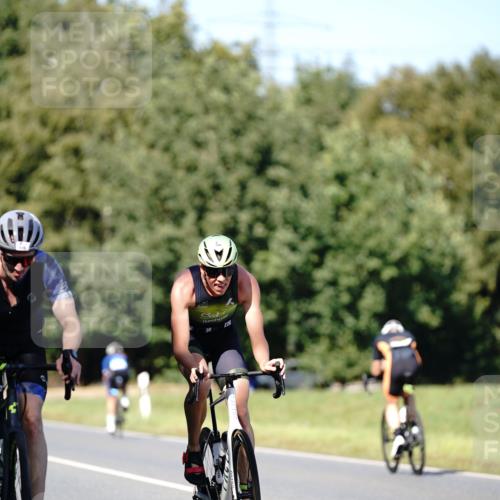 07.09.2025 - 19. Norderstedt Triathlon Michael Burmester http://msf.ph/oto/8837984 07.09.2025 14:24:08 Radfahren 410, 965, 970, 996, 1018, 1505 meine-sportfotos.de