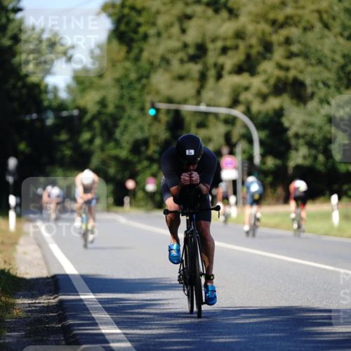 07.09.2025 - 19. Norderstedt Triathlon Michael Burmester http://msf.ph/oto/8838001 07.09.2025 14:24:15 Radfahren 394 meine-sportfotos.de