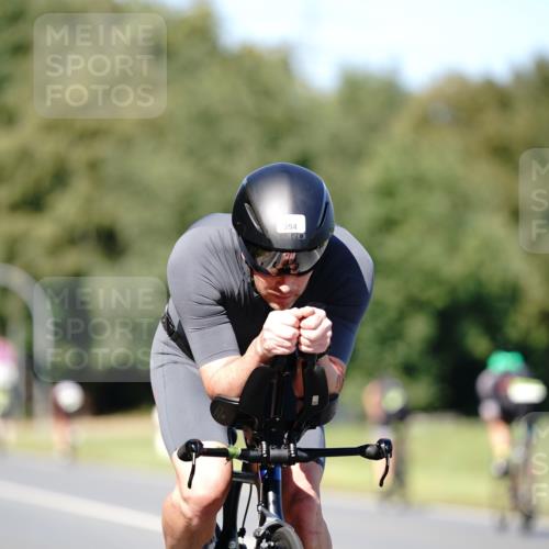 07.09.2025 - 19. Norderstedt Triathlon Michael Burmester http://msf.ph/oto/8838003 07.09.2025 14:24:17 Radfahren 392, 394 meine-sportfotos.de