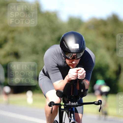 07.09.2025 - 19. Norderstedt Triathlon Michael Burmester http://msf.ph/oto/8838005 07.09.2025 14:24:17 Radfahren 392, 394 meine-sportfotos.de