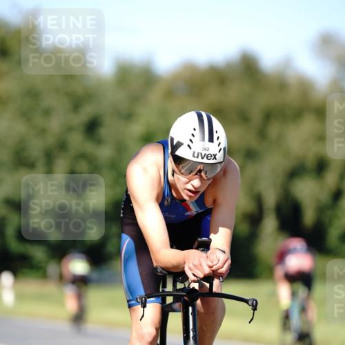 07.09.2025 - 19. Norderstedt Triathlon Michael Burmester http://msf.ph/oto/8838009 07.09.2025 14:24:19 Radfahren 392, 394 meine-sportfotos.de