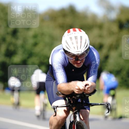 07.09.2025 - 19. Norderstedt Triathlon Michael Burmester http://msf.ph/oto/8838016 07.09.2025 14:24:24 Radfahren 978, 1011 meine-sportfotos.de
