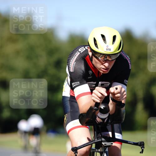 07.09.2025 - 19. Norderstedt Triathlon Michael Burmester http://msf.ph/oto/8838020 07.09.2025 14:24:25 Radfahren 363, 978, 1011 meine-sportfotos.de