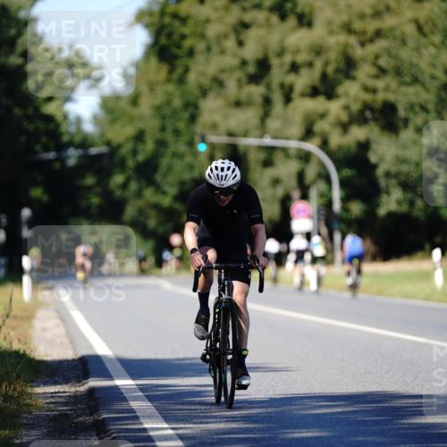 07.09.2025 - 19. Norderstedt Triathlon Michael Burmester http://msf.ph/oto/8838025 07.09.2025 14:24:30 Radfahren 363, 1406 meine-sportfotos.de