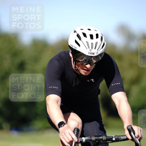 07.09.2025 - 19. Norderstedt Triathlon Michael Burmester http://msf.ph/oto/8838031 07.09.2025 14:24:32 Radfahren 1406 meine-sportfotos.de