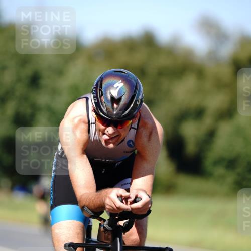 07.09.2025 - 19. Norderstedt Triathlon Michael Burmester http://msf.ph/oto/8838037 07.09.2025 14:24:41 Radfahren 988 meine-sportfotos.de