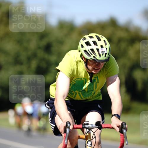 07.09.2025 - 19. Norderstedt Triathlon Michael Burmester http://msf.ph/oto/8838047 07.09.2025 14:24:57 Radfahren 1466 meine-sportfotos.de
