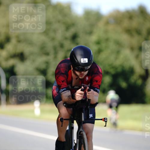 07.09.2025 - 19. Norderstedt Triathlon Michael Burmester http://msf.ph/oto/8838098 07.09.2025 14:25:29 Radfahren 958 meine-sportfotos.de