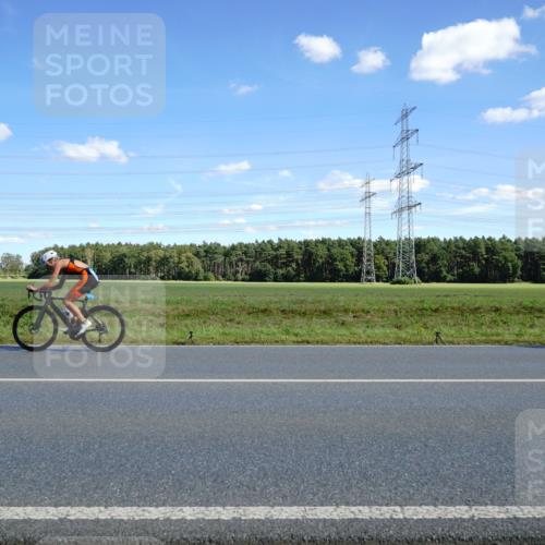 07.09.2025 - 19. Norderstedt Triathlon Michael Burmester http://msf.ph/oto/8838110 07.09.2025 14:14:13 Radfahren 988, 996 meine-sportfotos.de