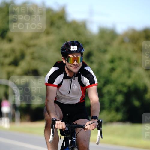 07.09.2025 - 19. Norderstedt Triathlon Michael Burmester http://msf.ph/oto/8838116 07.09.2025 14:25:54 Radfahren 863, 879 meine-sportfotos.de