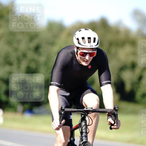 07.09.2025 - 19. Norderstedt Triathlon Michael Burmester http://msf.ph/oto/8838122 07.09.2025 14:25:57 Radfahren 863, 879 meine-sportfotos.de