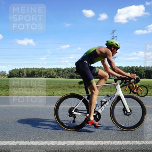 07.09.2025 - 19. Norderstedt Triathlon Michael Burmester http://msf.ph/oto/8838125 07.09.2025 14:14:15 Radfahren 988, 996 meine-sportfotos.de