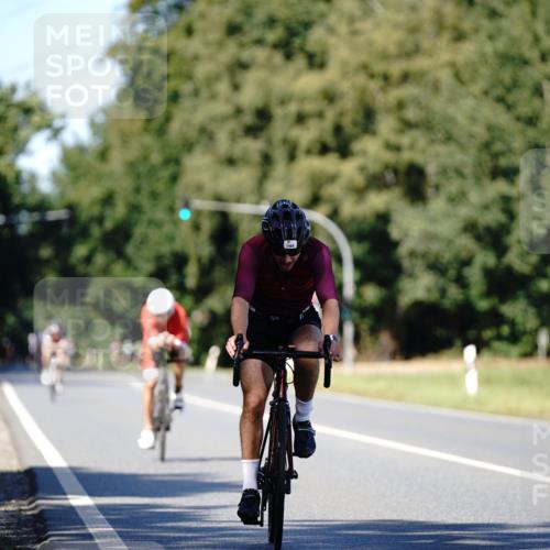 07.09.2025 - 19. Norderstedt Triathlon Michael Burmester http://msf.ph/oto/8838126 07.09.2025 14:26:00 Radfahren 977, 1465 meine-sportfotos.de