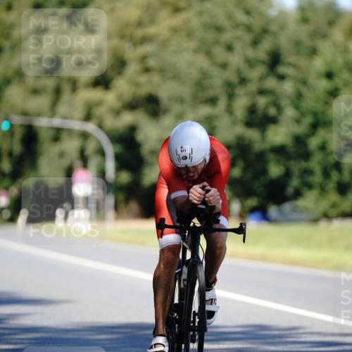 07.09.2025 - 19. Norderstedt Triathlon Michael Burmester http://msf.ph/oto/8838133 07.09.2025 14:26:02 Radfahren 977, 1465 meine-sportfotos.de
