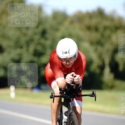 07.09.2025 - 19. Norderstedt Triathlon Michael Burmester http://msf.ph/oto/8838135 07.09.2025 14:26:03 Radfahren 977, 1465 meine-sportfotos.de