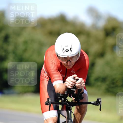 07.09.2025 - 19. Norderstedt Triathlon Michael Burmester http://msf.ph/oto/8838139 07.09.2025 14:26:03 Radfahren 977, 1465 meine-sportfotos.de